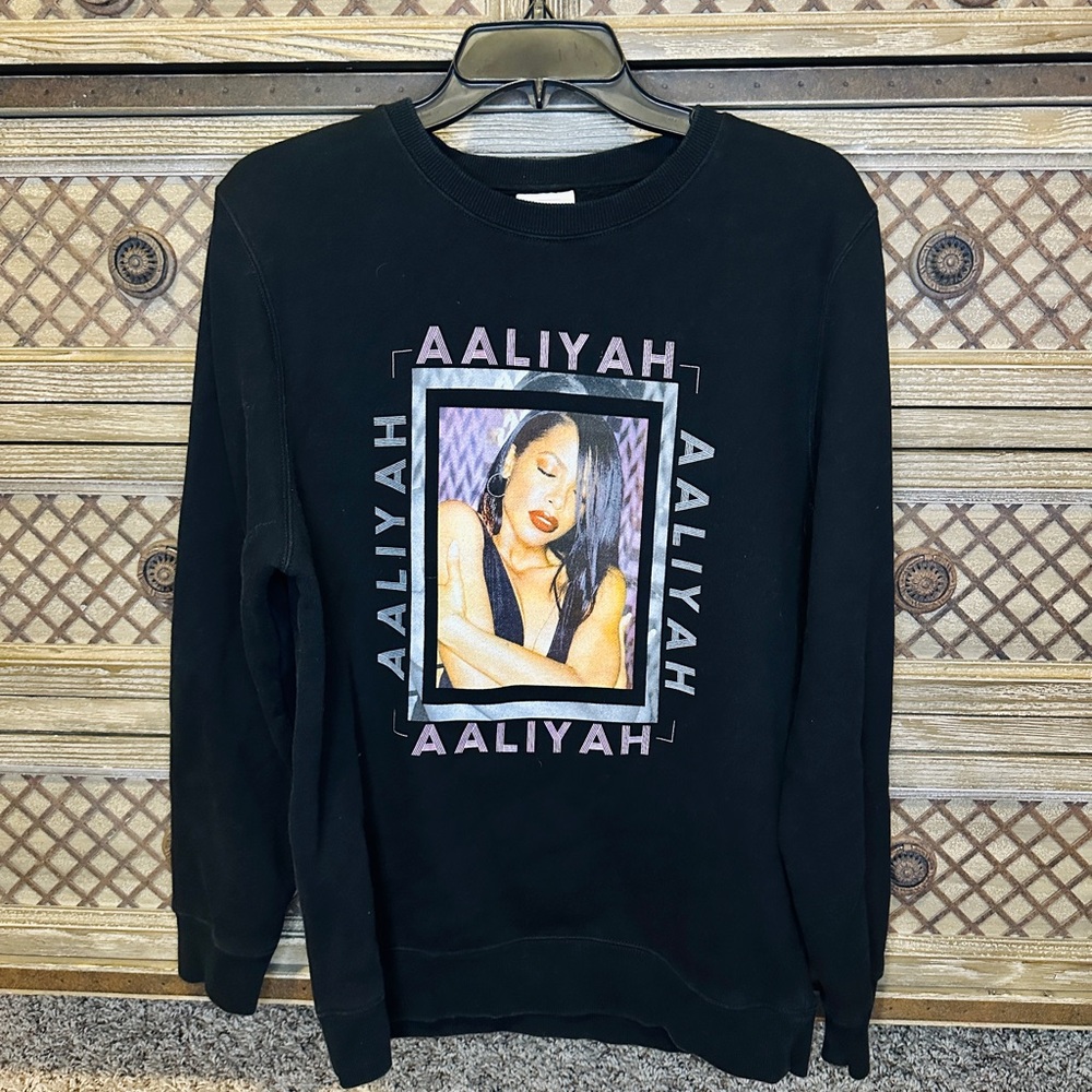 RARE Cross Colours x Aaliyah Baby Girl Collection  Crewneck Sweatshirt SMALL VTG
